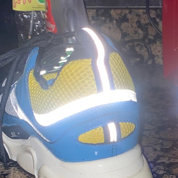 Dior sneakers only wore em once out to an event and never wore them again - Picture 3 of 3